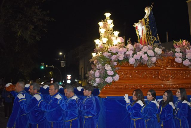 Emoción y devoción en la procesión de la Virgen de los Dolores