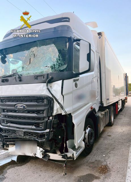 La Guardia Civil detiene a la conductora de un camión que se dio a la fuga después de causar un siniestro vial con cuatro heridos