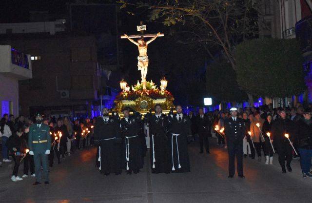 La procesión del Silencio llena de sentimiento las calles torreñas